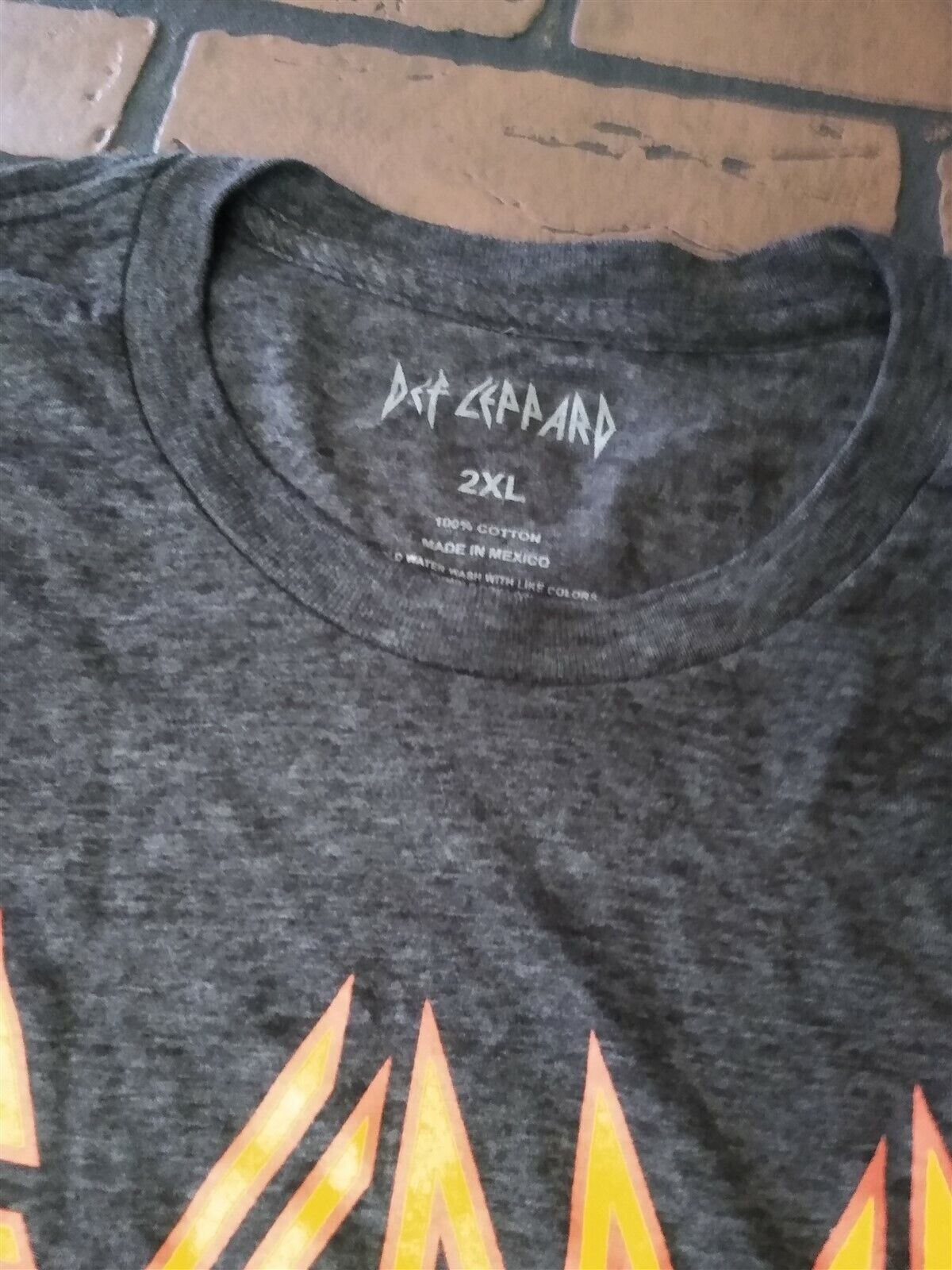 DEF LEPPARD - Retro Distressed Logo Combed Cotton Men's T-shirt ~Never Worn~ 2XL graphic t-shirt — Mac's Retro Hub