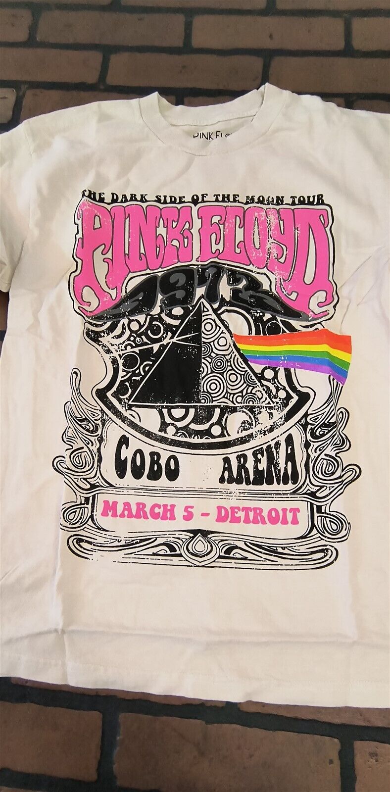 PINK FLOYD- 2021 Dark Side Cobo Arena Cream LS T-shirt ~Licensed / New~S/M & M/L graphic t-shirt — Mac's Retro Hub