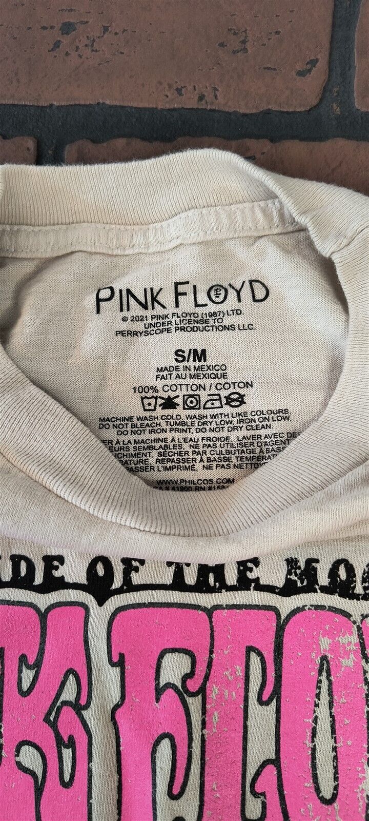 PINK FLOYD- 2021 Dark Side Cobo Arena Cream LS T-shirt ~Licensed / New~S/M & M/L graphic t-shirt — Mac's Retro Hub