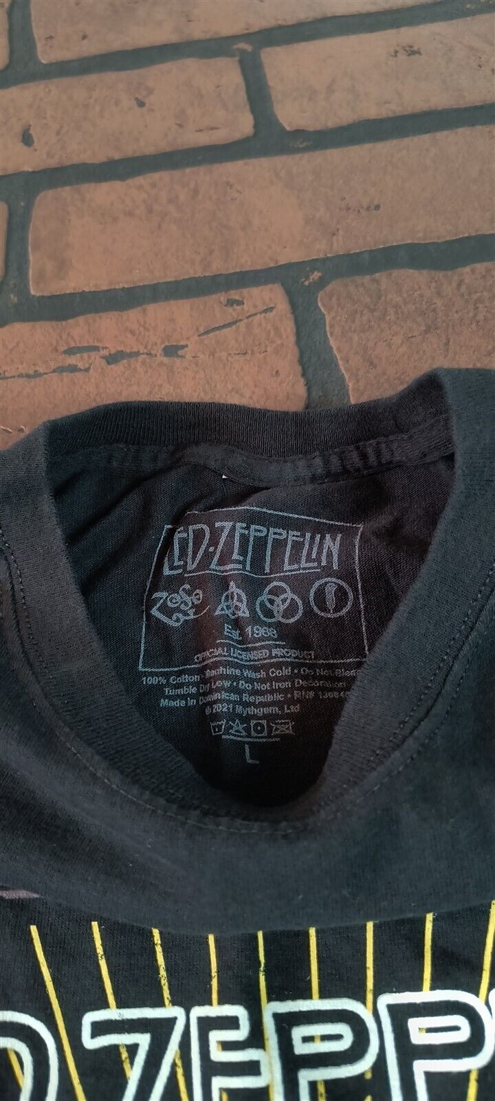 LED ZEPPELIN - 2021 Swan Song Record Label Logo T-shirt ~Never Worn~ S M L XL graphic t-shirt — Mac's Retro Hub