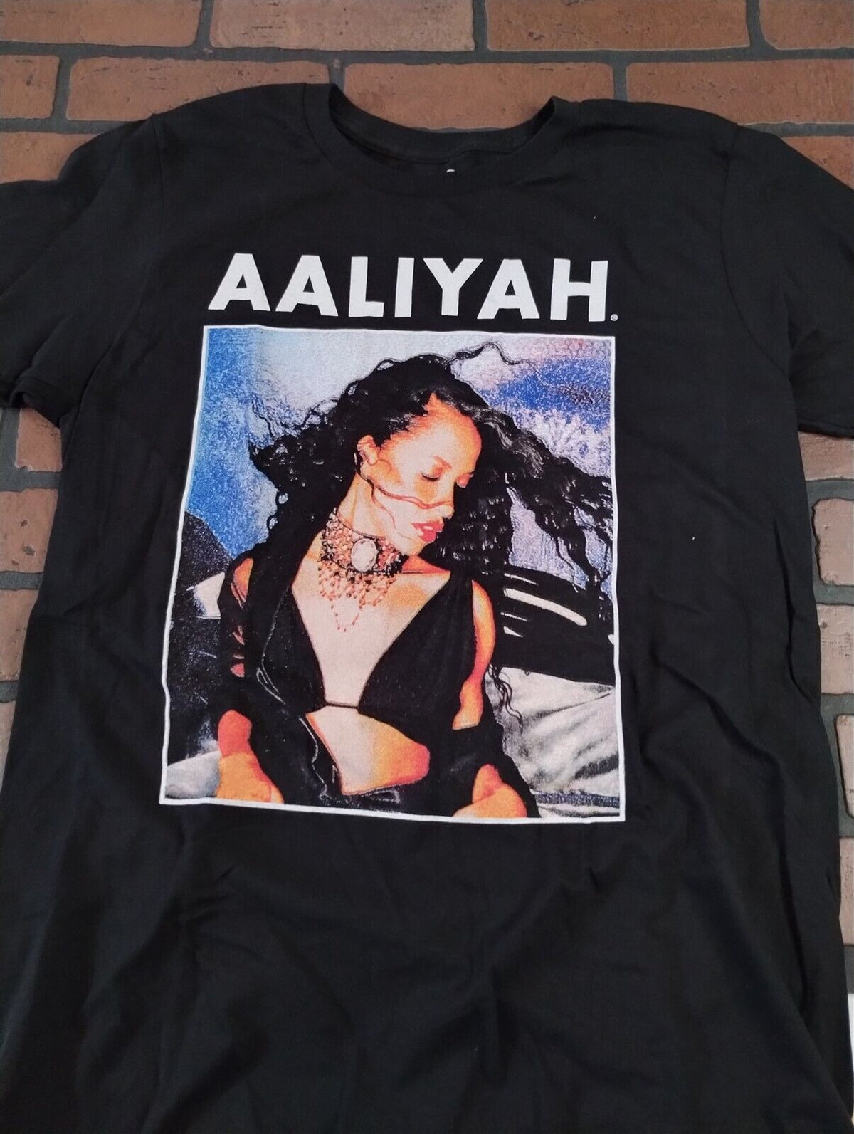AALIYAH - 2020 Eyes Closed T-shirt ~Licensed / Never Worn~ M graphic t-shirt — Mac's Retro Hub