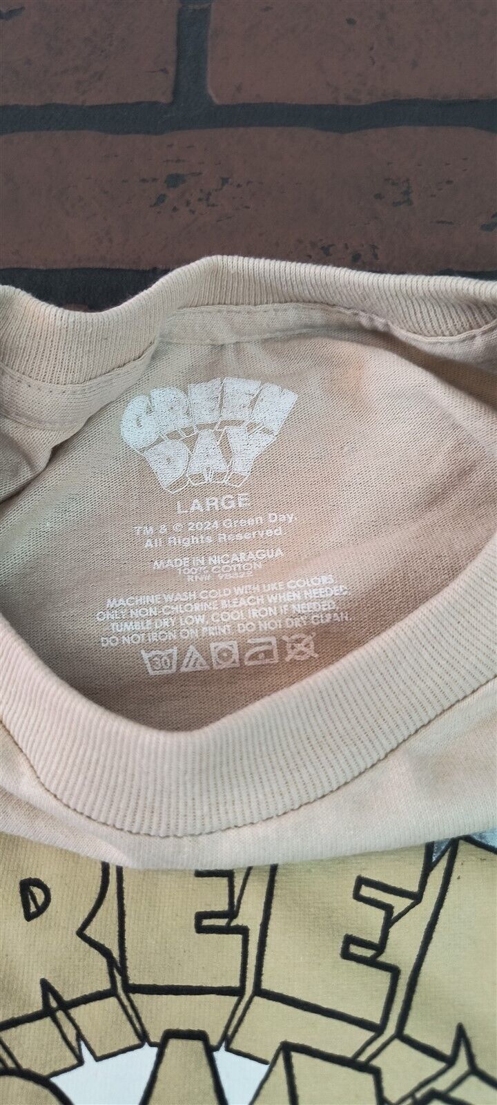 GREEN DAY - 2024 Dookie Tan T-shirt ~Never Worn~ L XL graphic t-shirt — Mac's Retro Hub