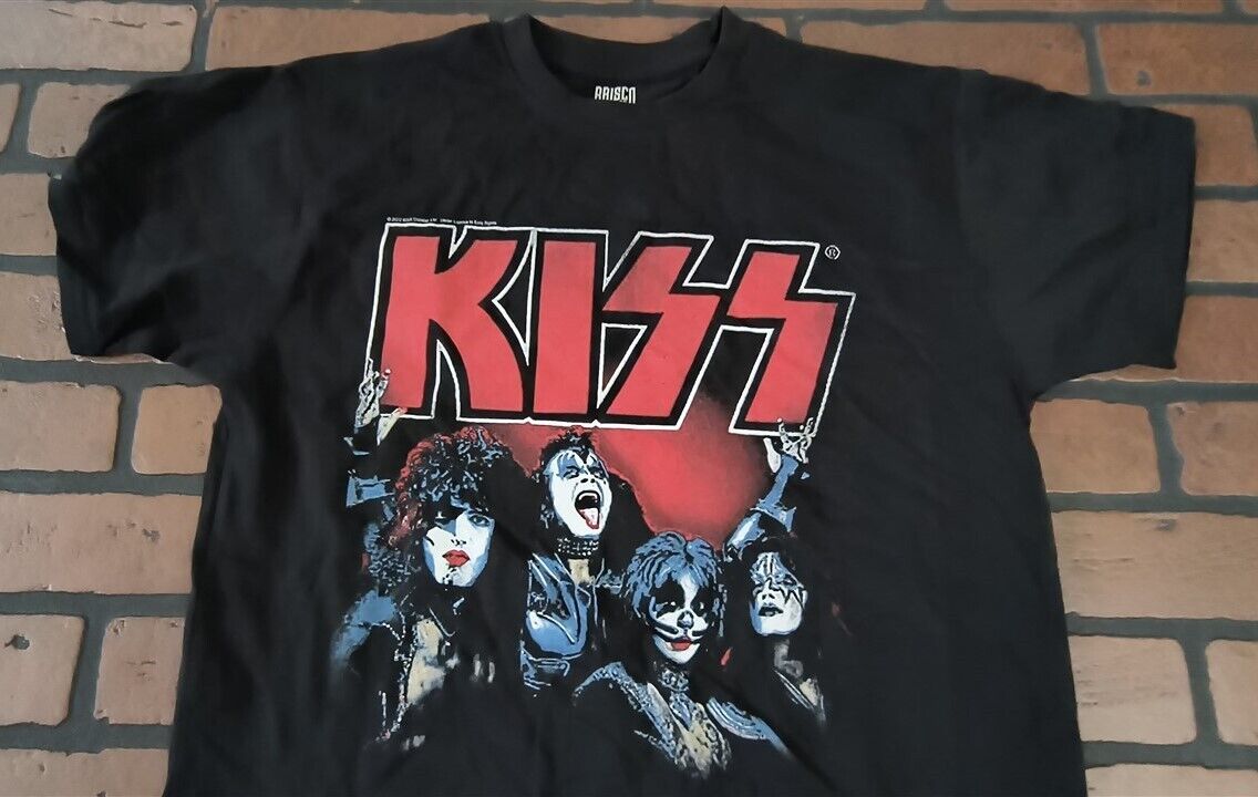 KISS- 2022 Distressed Classic Men's T-shirt ~Licensed / Never Worn~ M L XXL graphic t-shirt — Mac's Retro Hub