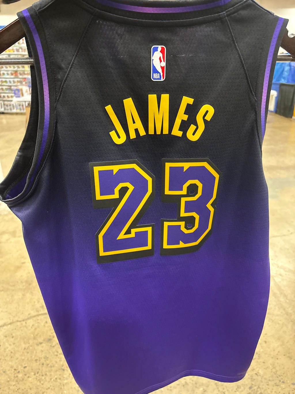 Nike Los Angeles Lakers LeBron James #23 Lake Show City Edition Swingman Jersey Youth L 14/16 Fits Adult M