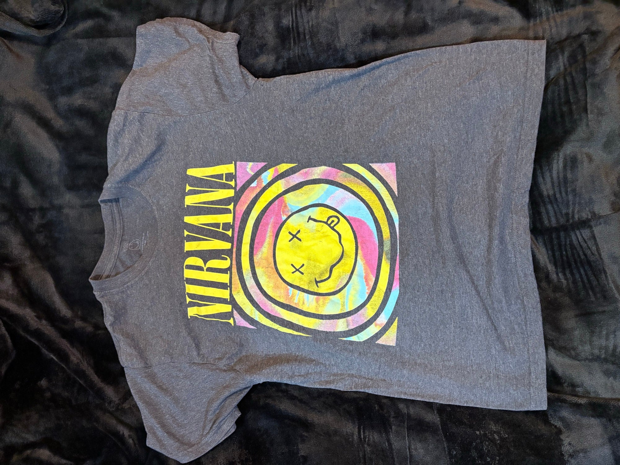 Nirvana multicolor smiley front
