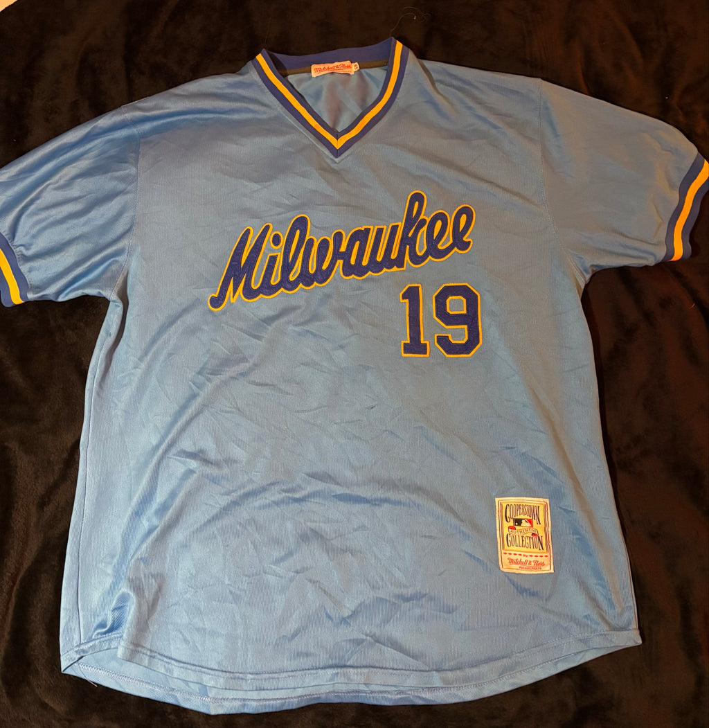 Milwaukee Brewers #19 powder blue jersey front